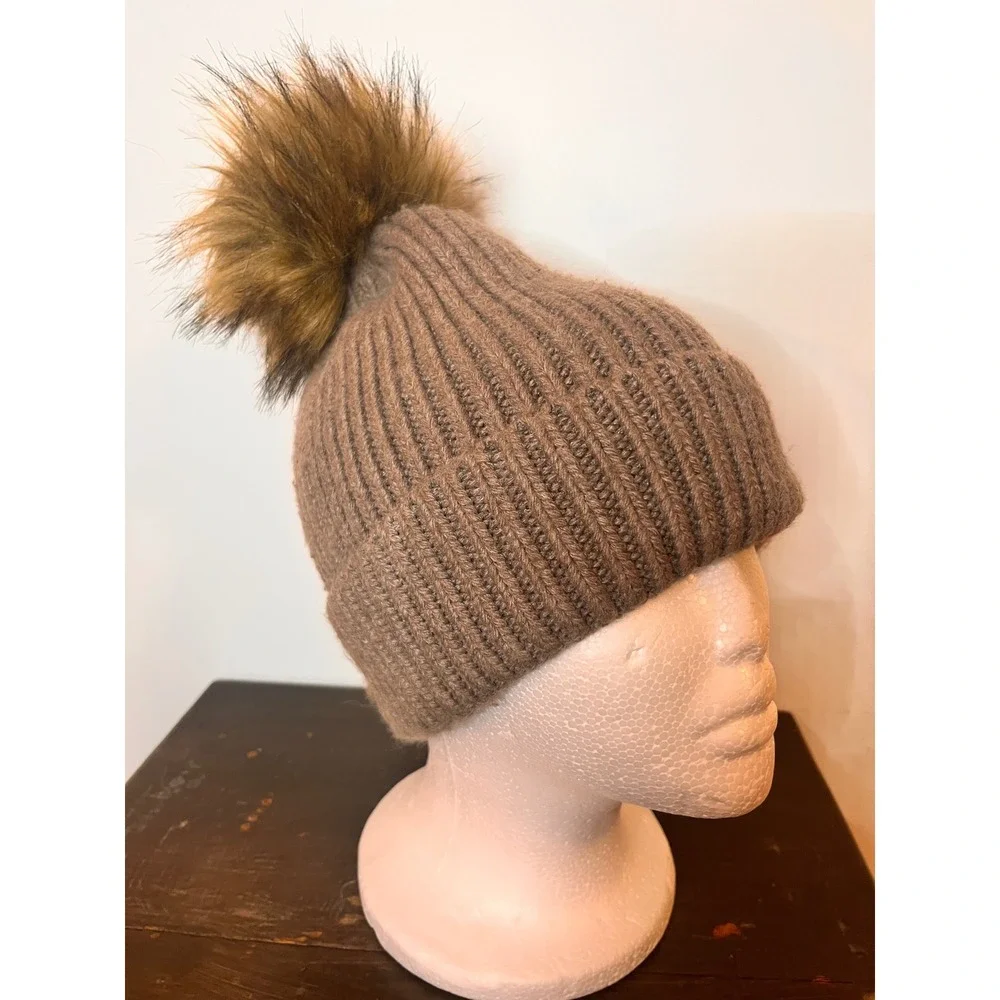 Anthropologie Norla Canada Tan Brown Ribbed Knit Beanie Faux Fur Pom Winter Hat - Picture 3 of 5